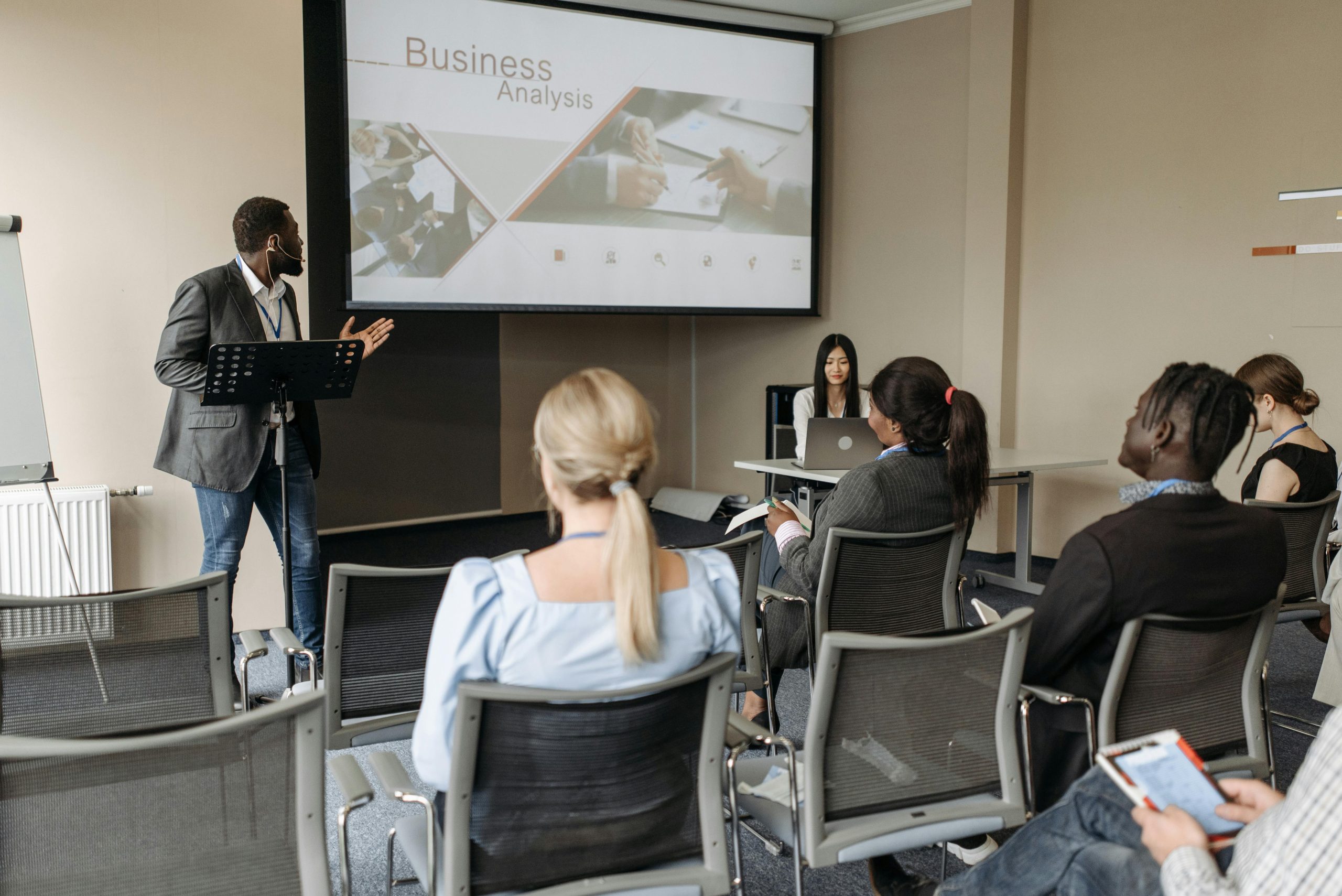 Comparison of high-context vs low-context communication in international business
